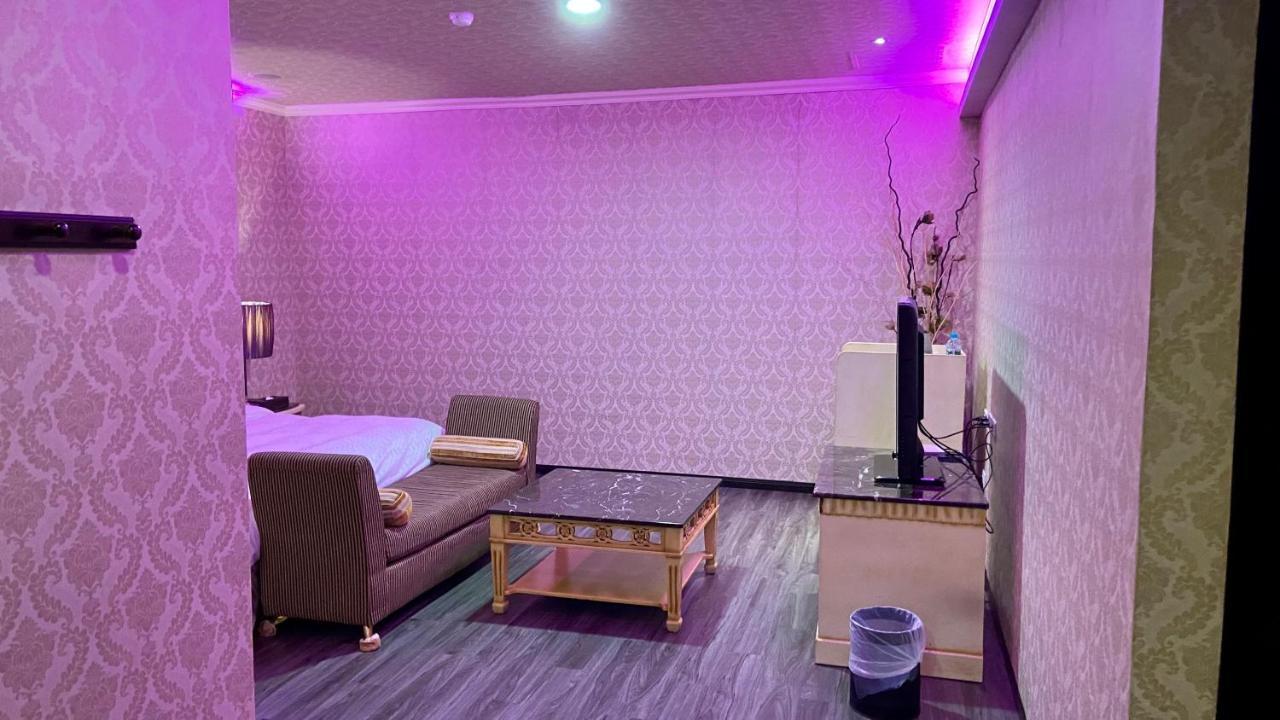 Huang Xing Motel Pingtung Exterior foto